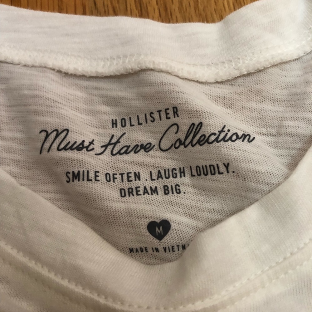white rainbow patterned hollister crop top